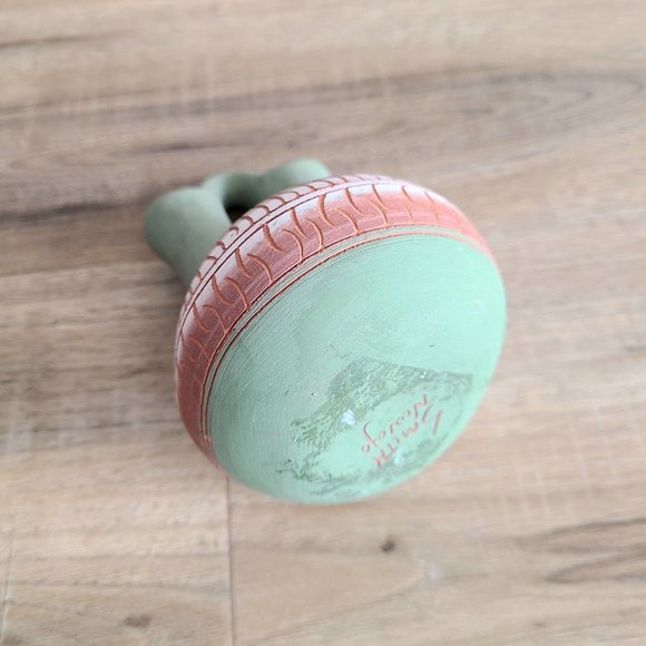 Navajo hand made pottery red clay wedding vase signed by artist. - Picture 7 of 9